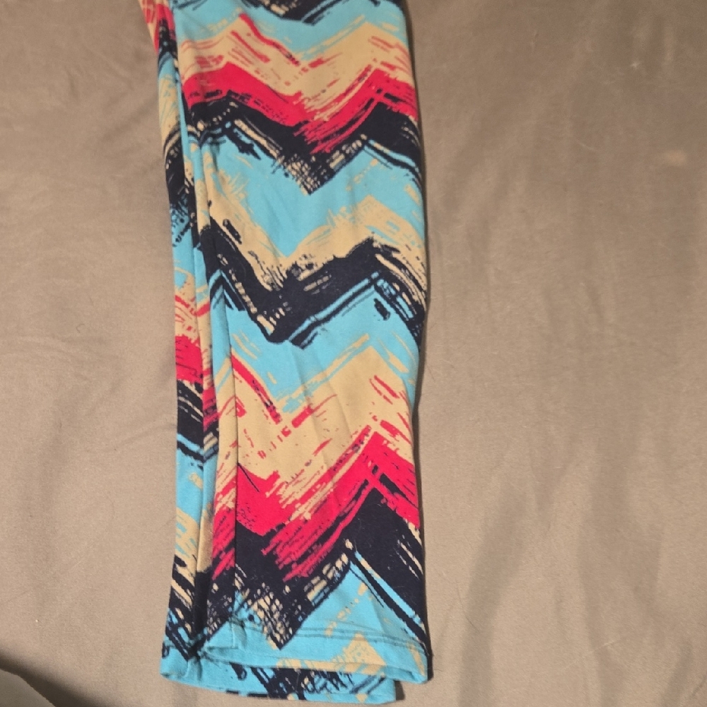 Colorful Chevron Pattern Leggings